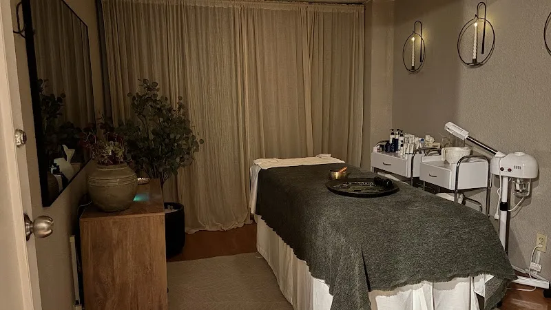 Skinday Facial Studio