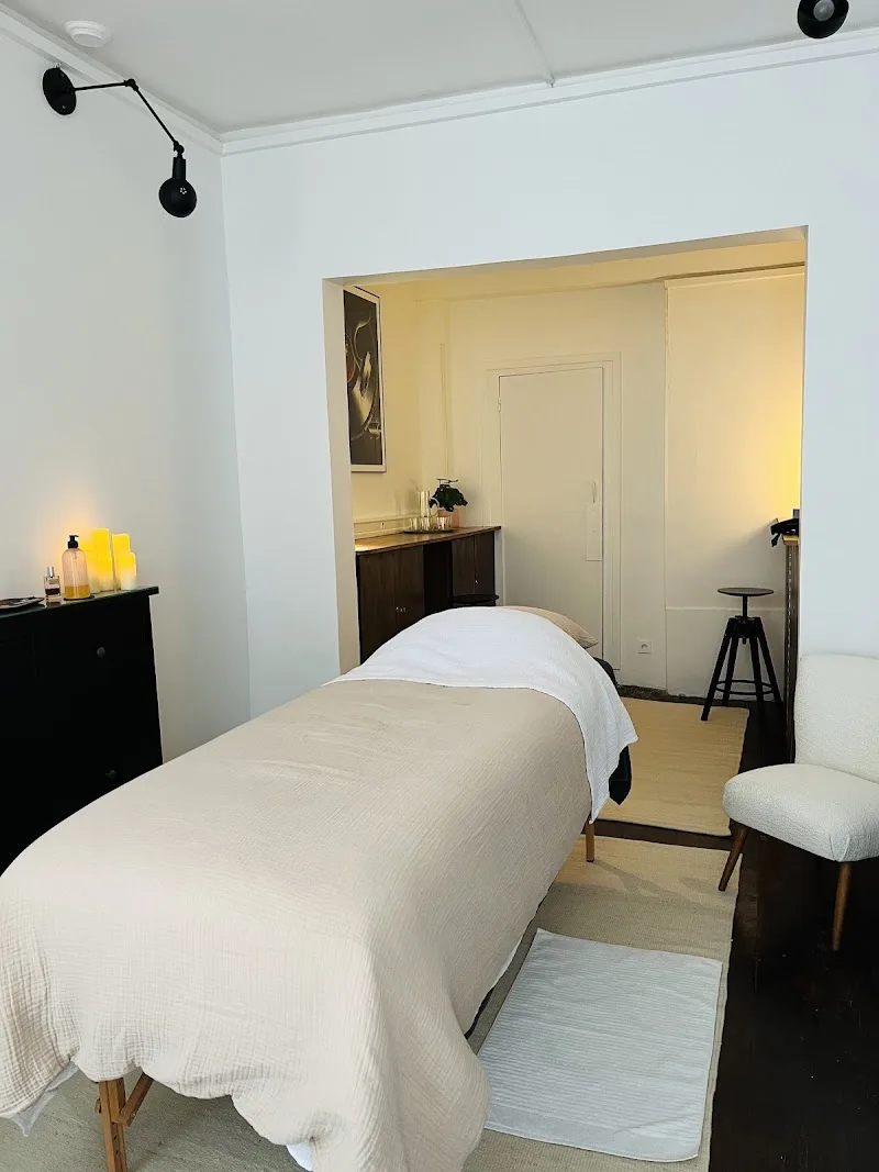 Massage Studio Montmartre by Caroline (Rue Durantin)