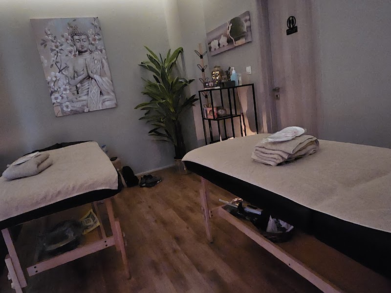 8Floor Luxury Massage