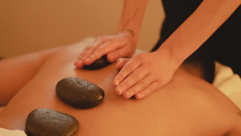 Masajes y Tratamientos Estéticos en Palermo Hollywood – ESENCIA